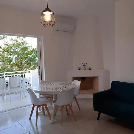 Retreat In Drosia - 2 Bedrooms * Μακρύς Γιαλός